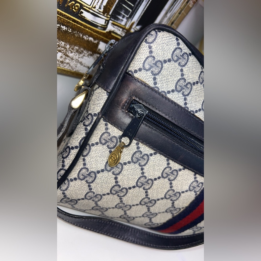 Gucci Gray Suede Interior Crossbody - Picture 7 of 12